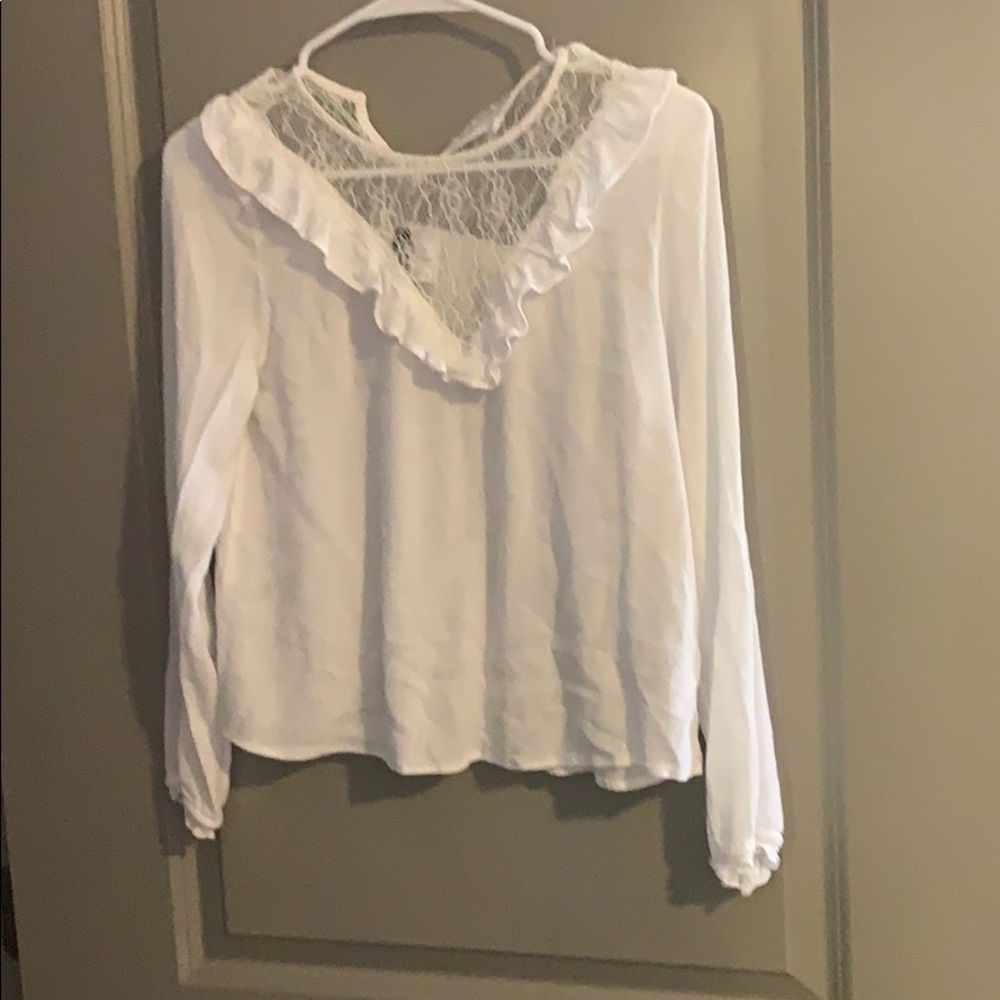 Lacey white top